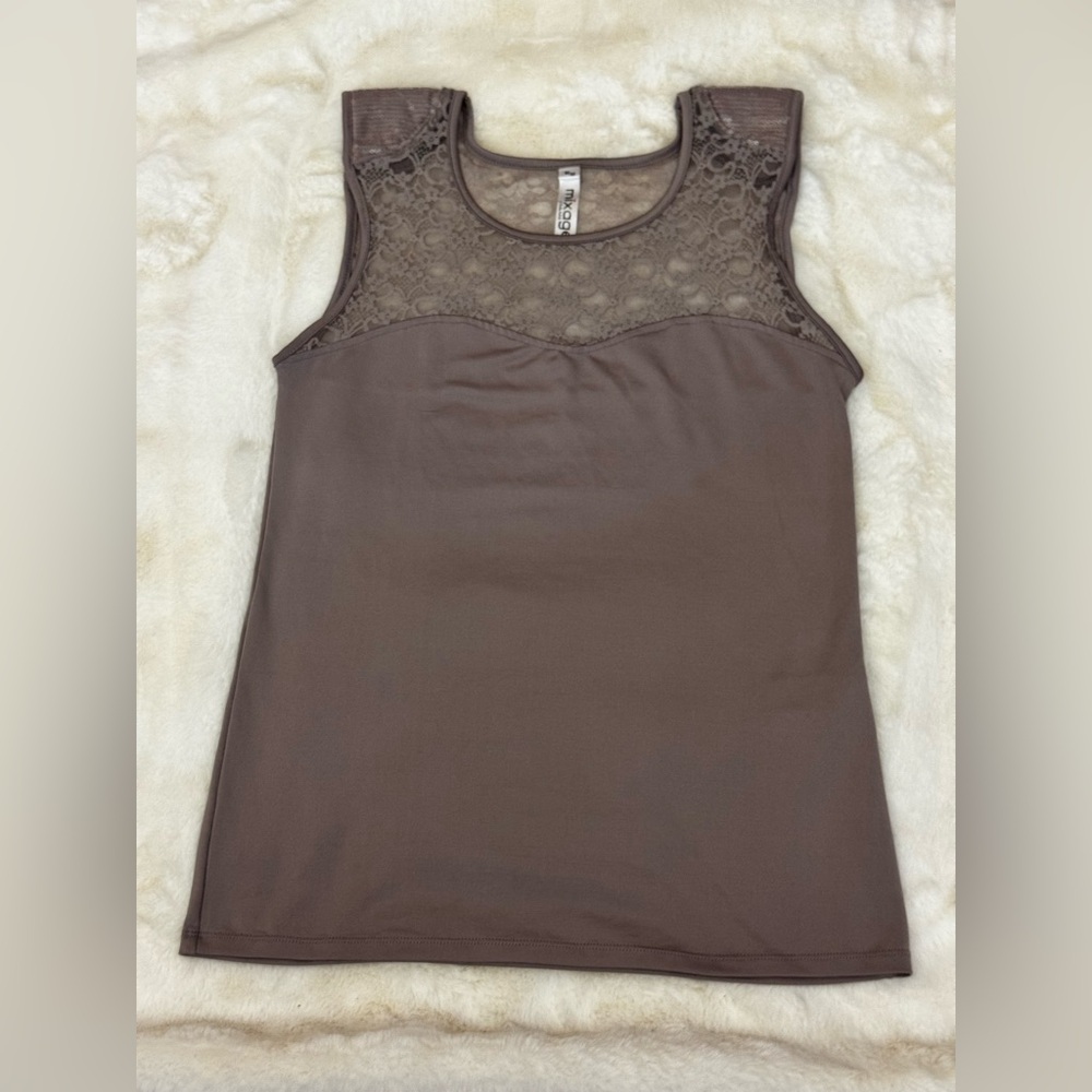 Mixage by lady Dutch sleeveless 
lace/ sequin tank top